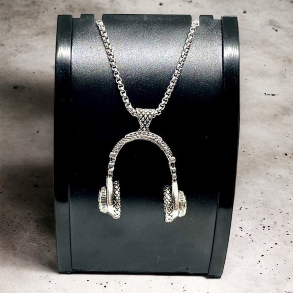 Headphone‎ Silver Plated Necklace​🦕